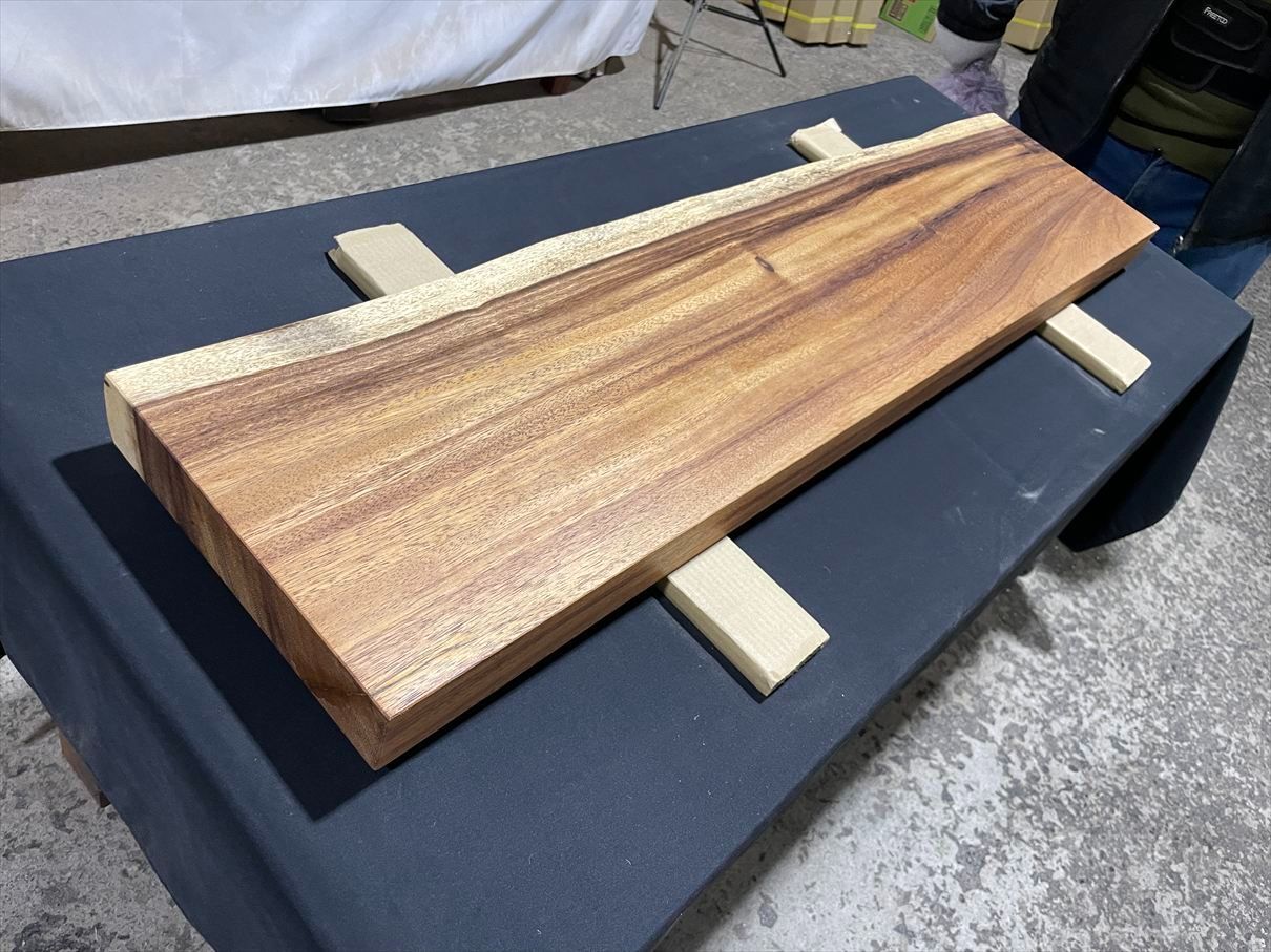 【美品　送料込】モンキーポッド　Monkey Pod 一枚板　ダイニングテーブル モンキーポット 一枚板 ダイニングテーブル 最高級 カウンター センター