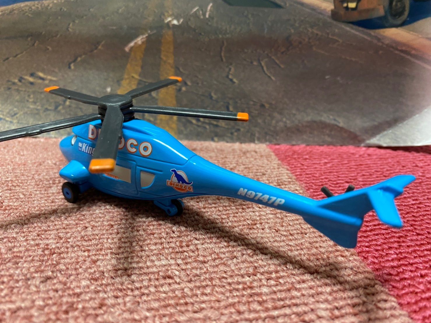 ディズニーカーズ 新品ジャンク ダイナコ・ヘリコプター 33cm Amazon.co.jp: カーズ ダイナコヘリコプター ワールドオブカーズ