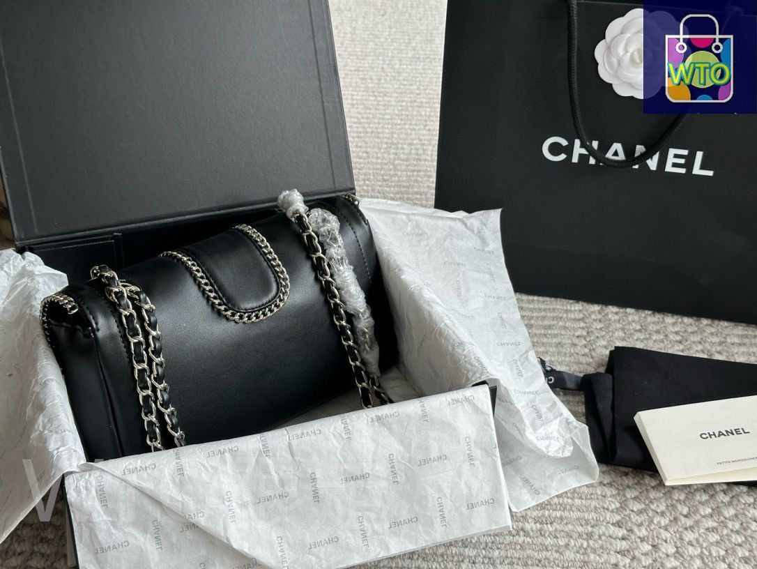 今日特価】Chanel シャネル チェーンバッグ 滑らかな皮革で触感
