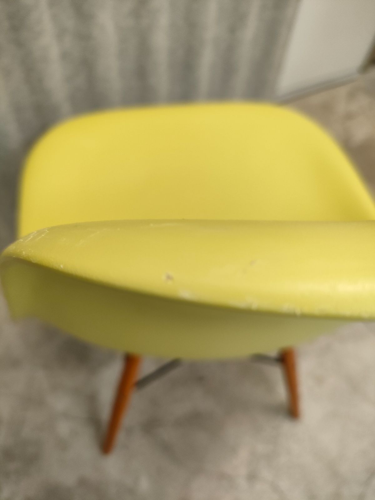 ポケットいっぱい [正規品]Herman Miller イームズサイドシェル ライム