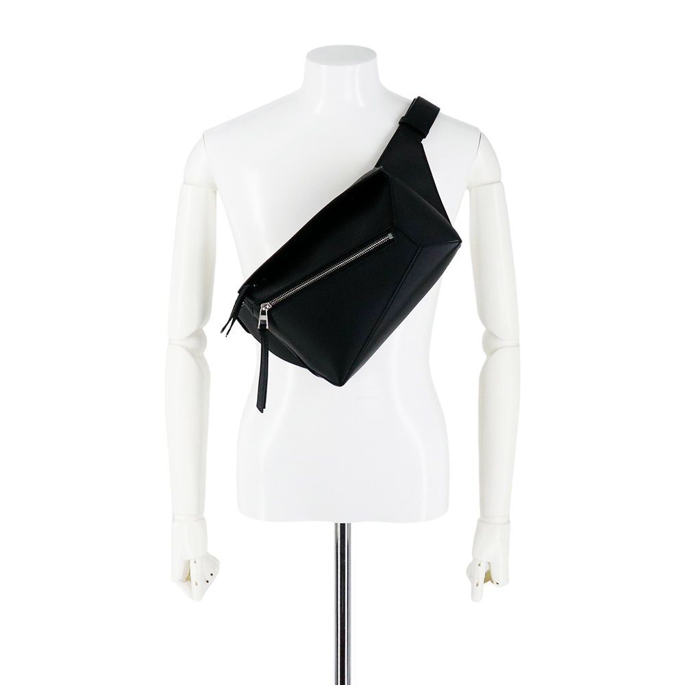 美品 ロエベ　ハッドバック ロエベ バッグ ボディバッグ LOEWE PUZZLE EDGE SMALL BUMBAG