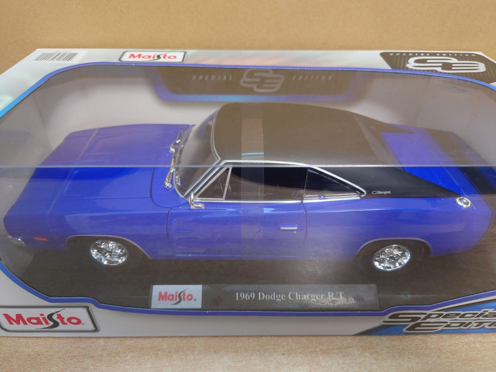 Maisto　1/18 DODGEマイスト　ダッジ　チャージャー　ラジコン　RC マイスト ミニカー 1969 DODGE Charger R/T Black 1/18 MAISTO