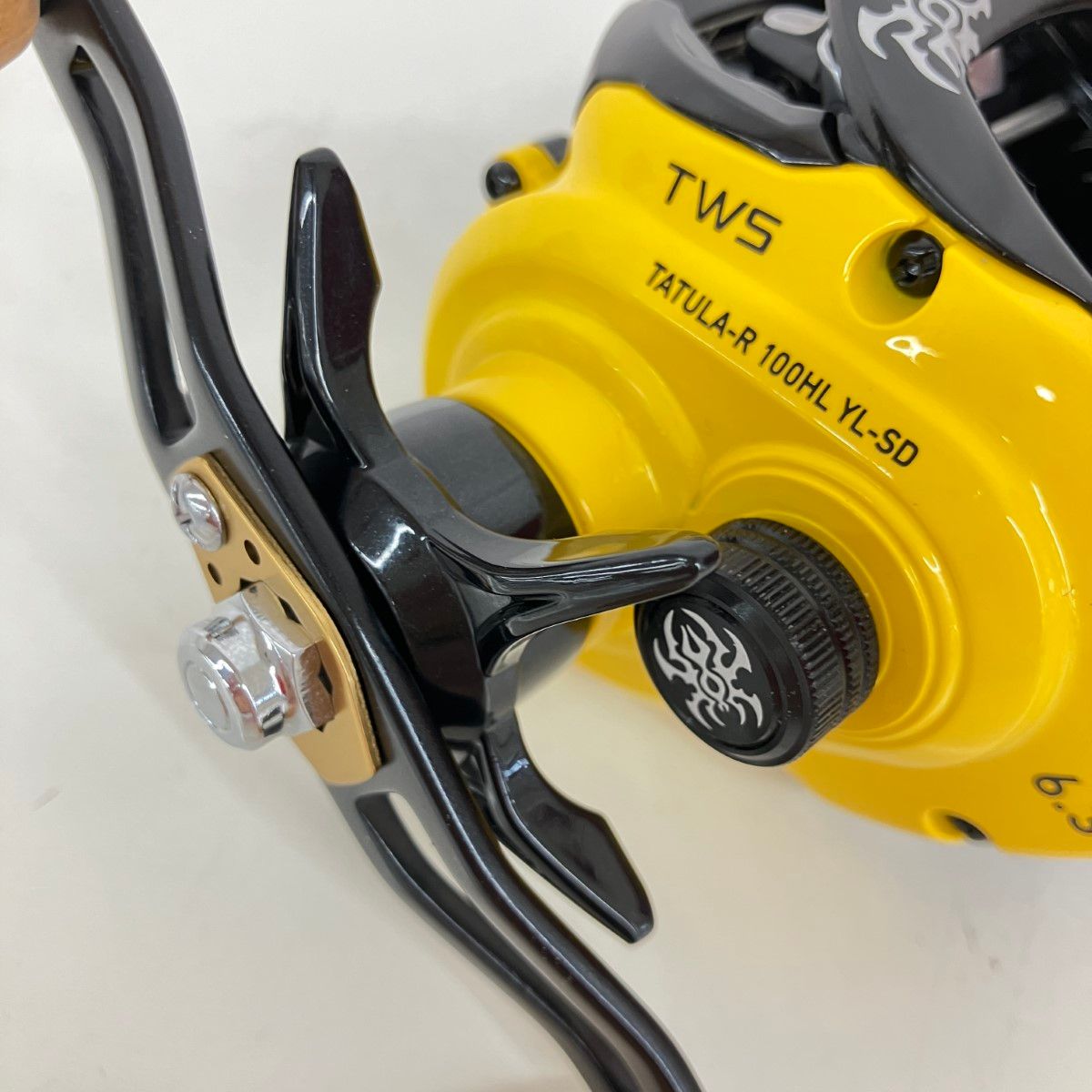 σσ【中古】DAIWA ダイワ ベイトリール タトゥーラ タイプR 100HL YL-SD TATULA-R 100HL YL-SD イエロー  目立った傷や汚れなし - メルカリ