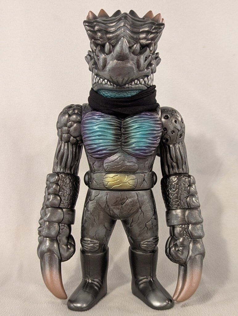 REALHEAD×ヒラリークリキントン　ドラコマン　グレーラメ成形　210mm 5624］ REALHEAD×ヒラリークリキントン ドラコマン グレーラメ成型