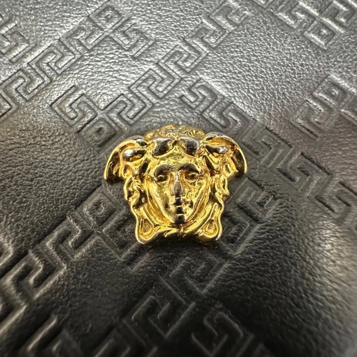 美品 訳あり安い】 VERSACE ヴェルサーチ メデューサ ブラック