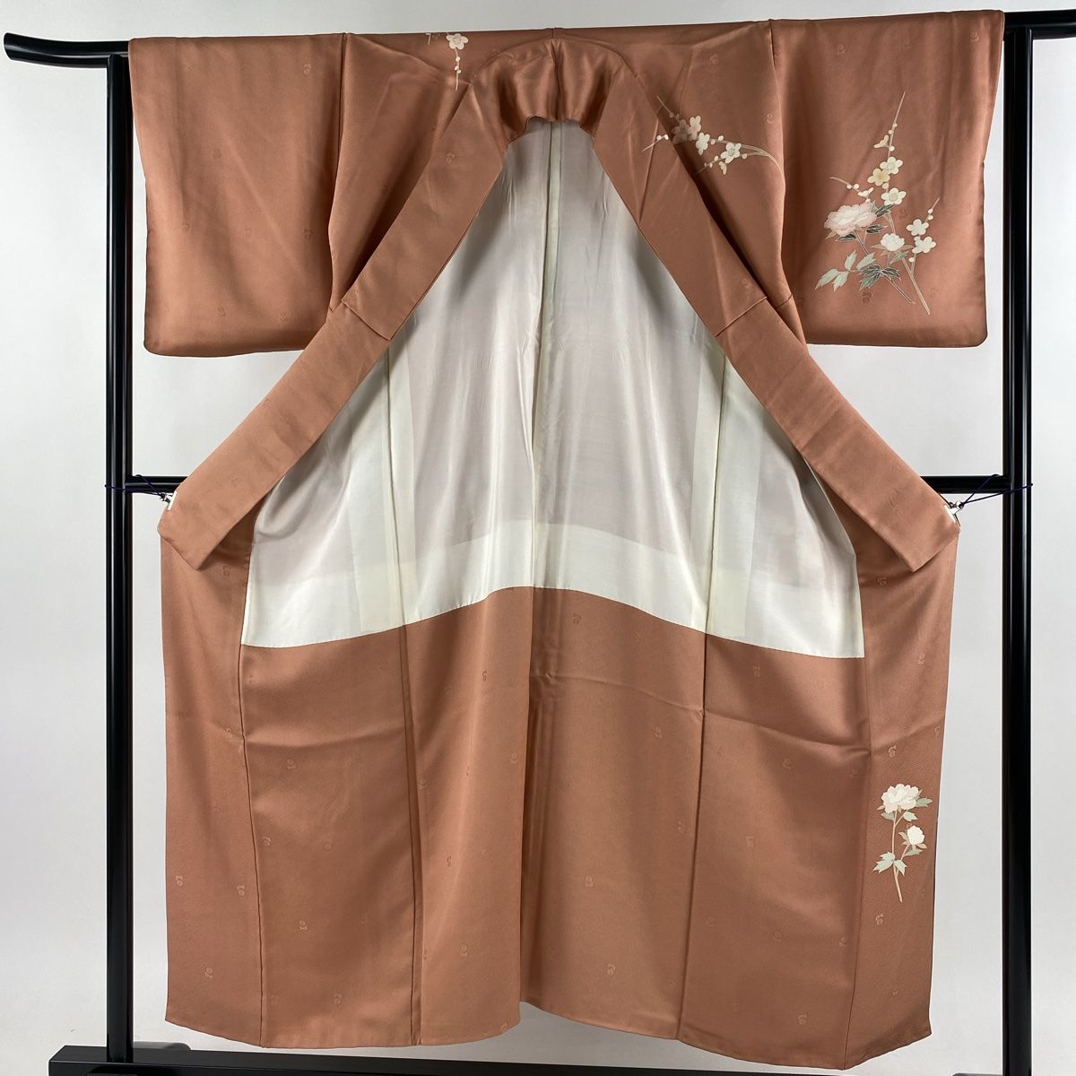 ひ*ん様 【オークション】裄丈66.5cm ベージュ訪問着フルセット 正絹 袷 ひ*ん様 【オークション】裄丈66.5cm ベージュ訪問着フルセット