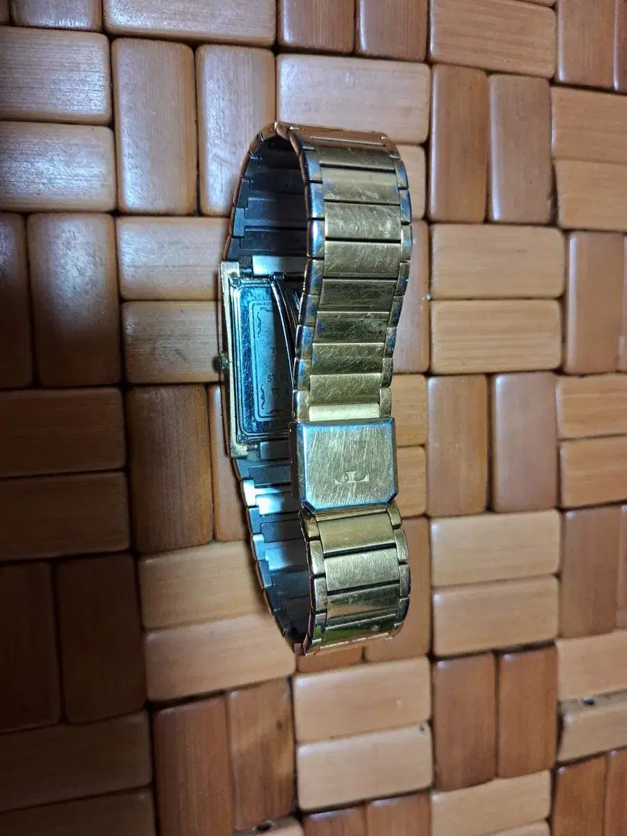 テクノス 紫ゾーン 金 スクエア 時計