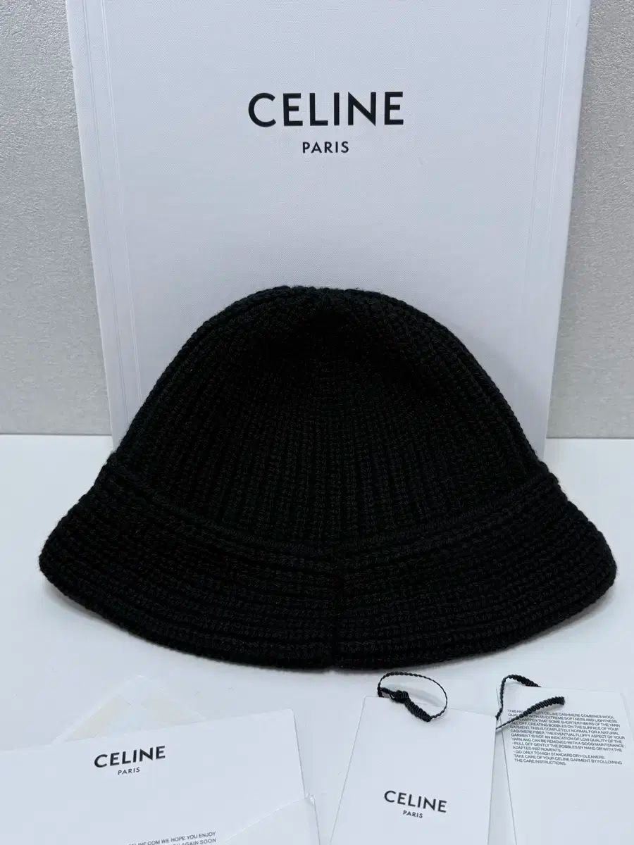 CELINE トリオンフ クロシェ バケットハット / カシミア CELINE