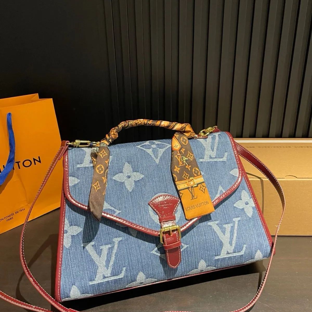 新品未使用 箱付  LOUIS VUITTON ノベルティトートバッグ 専用ページ