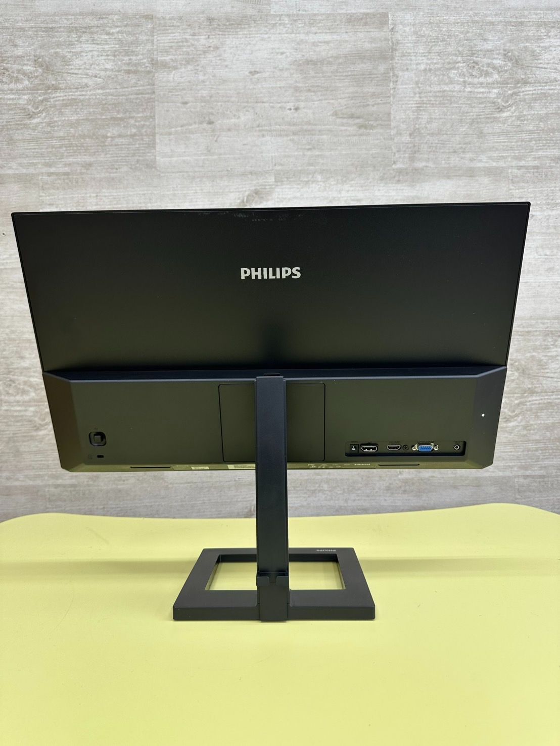 ♪ PHILIPS フルHD液晶モニター 242E2F/11 - メルカリ