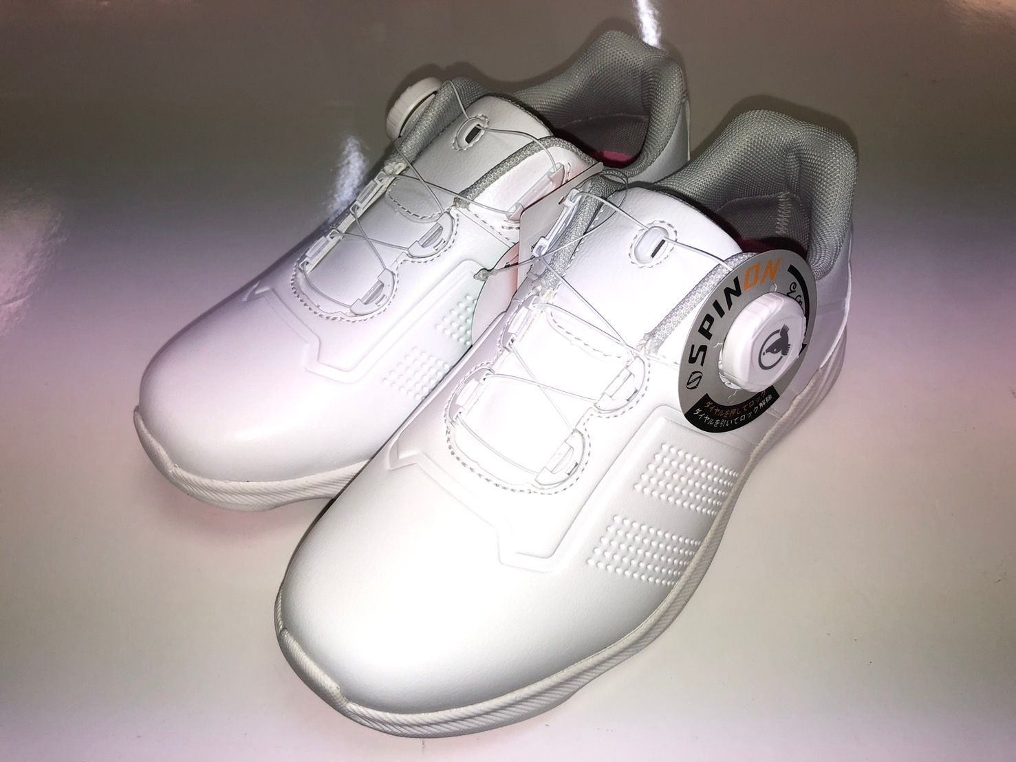 ホンマ 4Eダイヤル式 スパイクレスシューズ WHITE×BLACK 24.5 ホンマ 4Eダイヤル式 スパイクレスシューズ WHITE×BLACK 26.0Ω