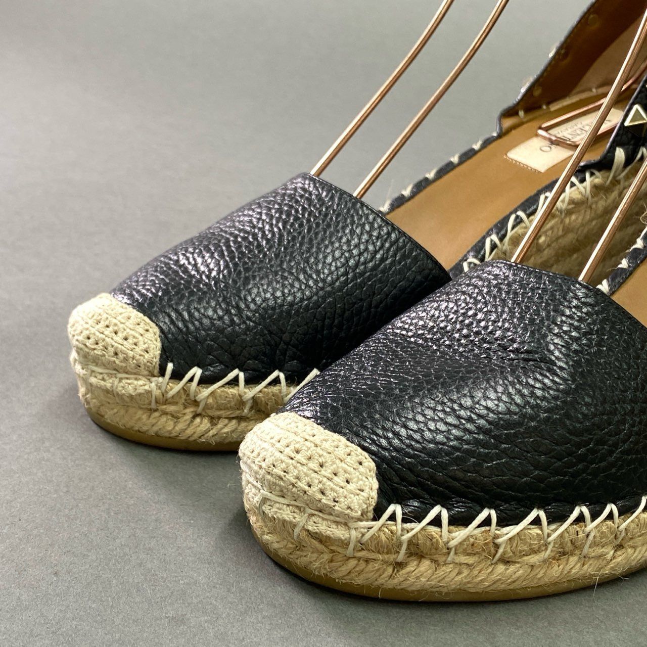 VALENTINO スタッズ　サンダル VALENTINO ロックスタッズ サンダル