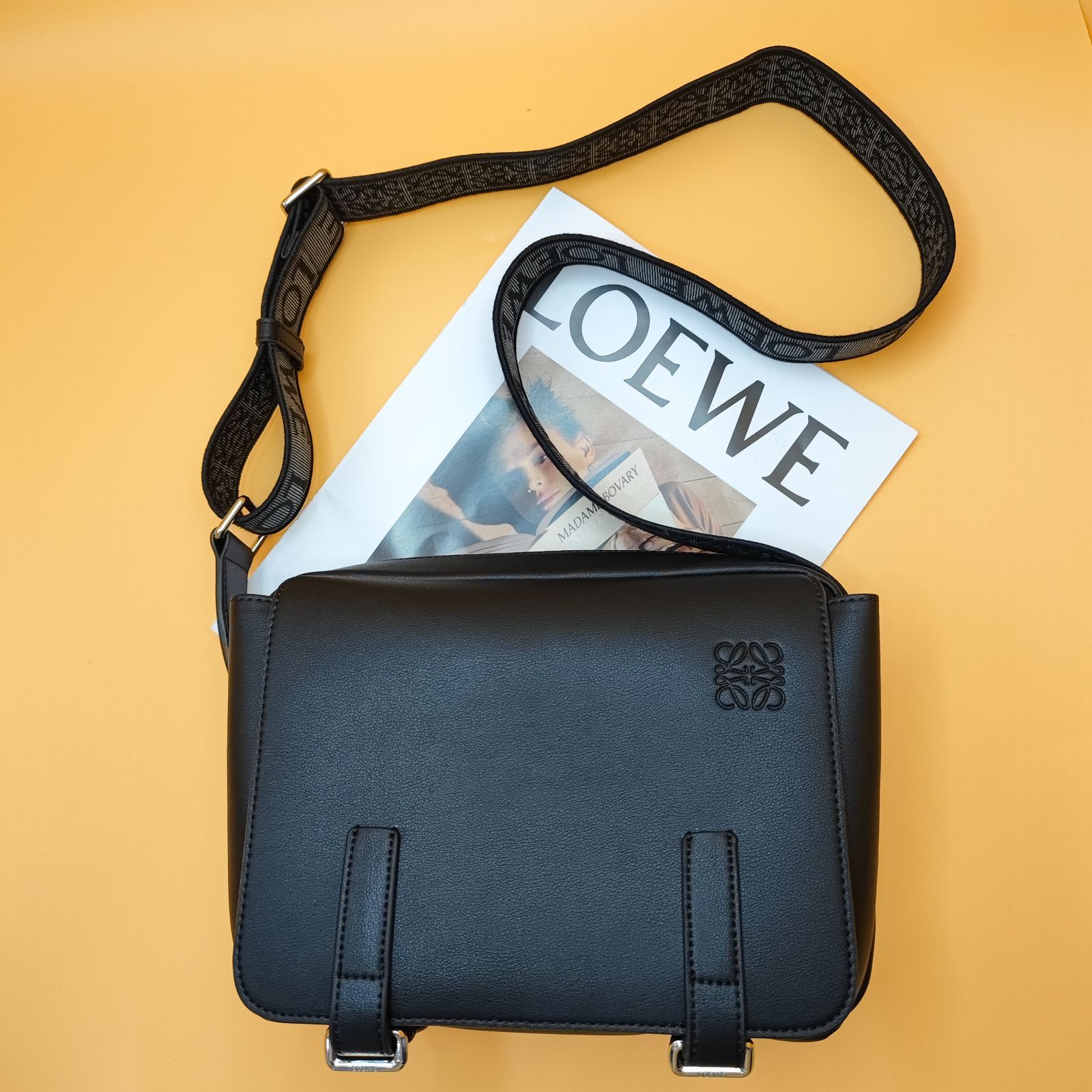LOEWEメンズ ボディバッグ ショルダーバックレディース メンズ - メルカリ 