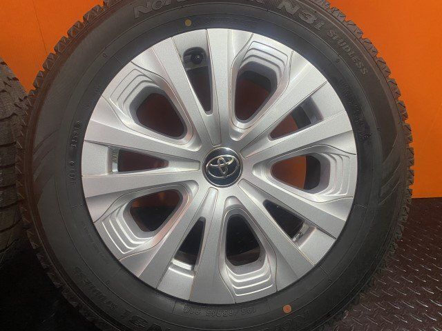 【NorthTrek N3i 195/65R15】スタッドレス【トヨタ 50プリウス 後期 純正ホイール 15インチ 6.5J5HPCD100+40】21年製 バリ溝　(VTI018)