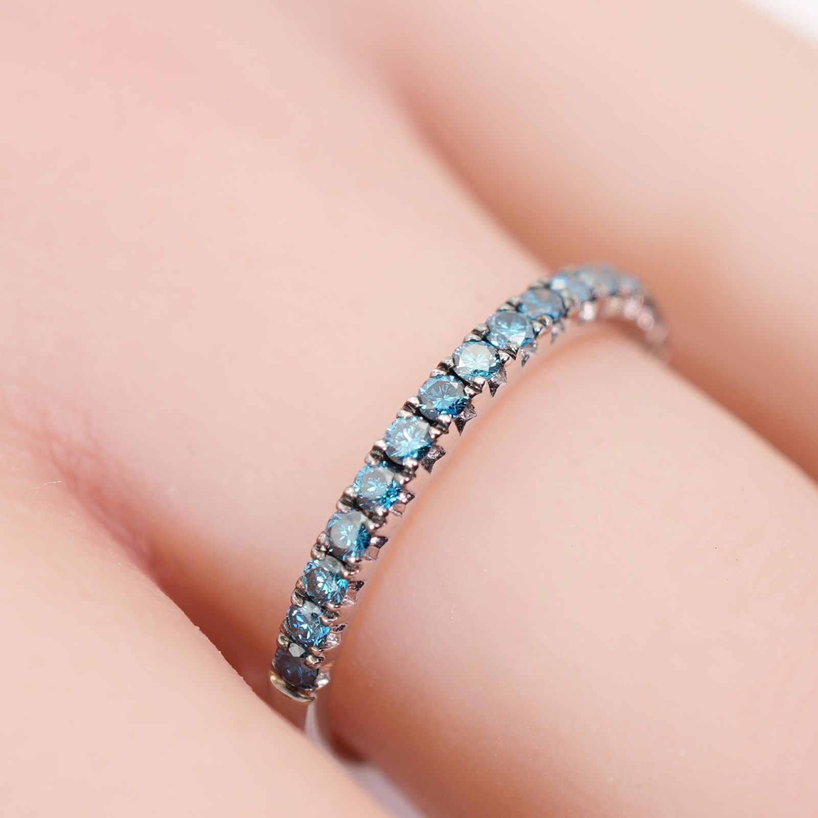 agete◎K18WGダイヤモンドリングハーフエタニティリングダイヤリング K18ダイヤモンドピンキーリング｜ピンキーリング｜アガット 公式