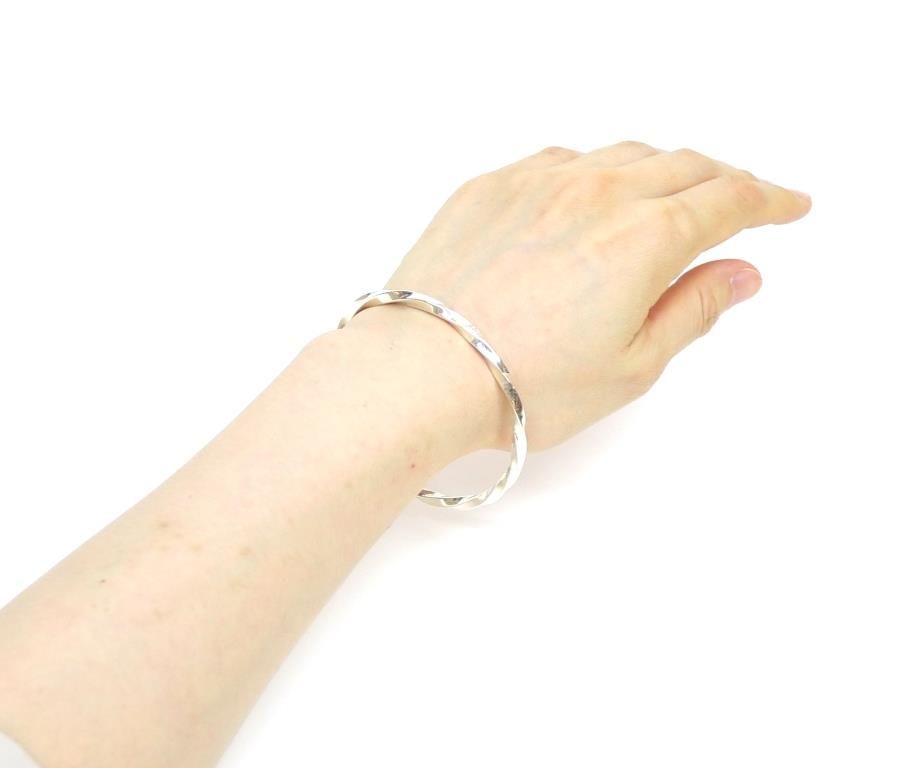 ティファニー TIFFANY&Co. ツイスト バングル /シルバー/SV925 ティファニー TIFFANY&Co. ツイスト バングル /シルバー/SV925