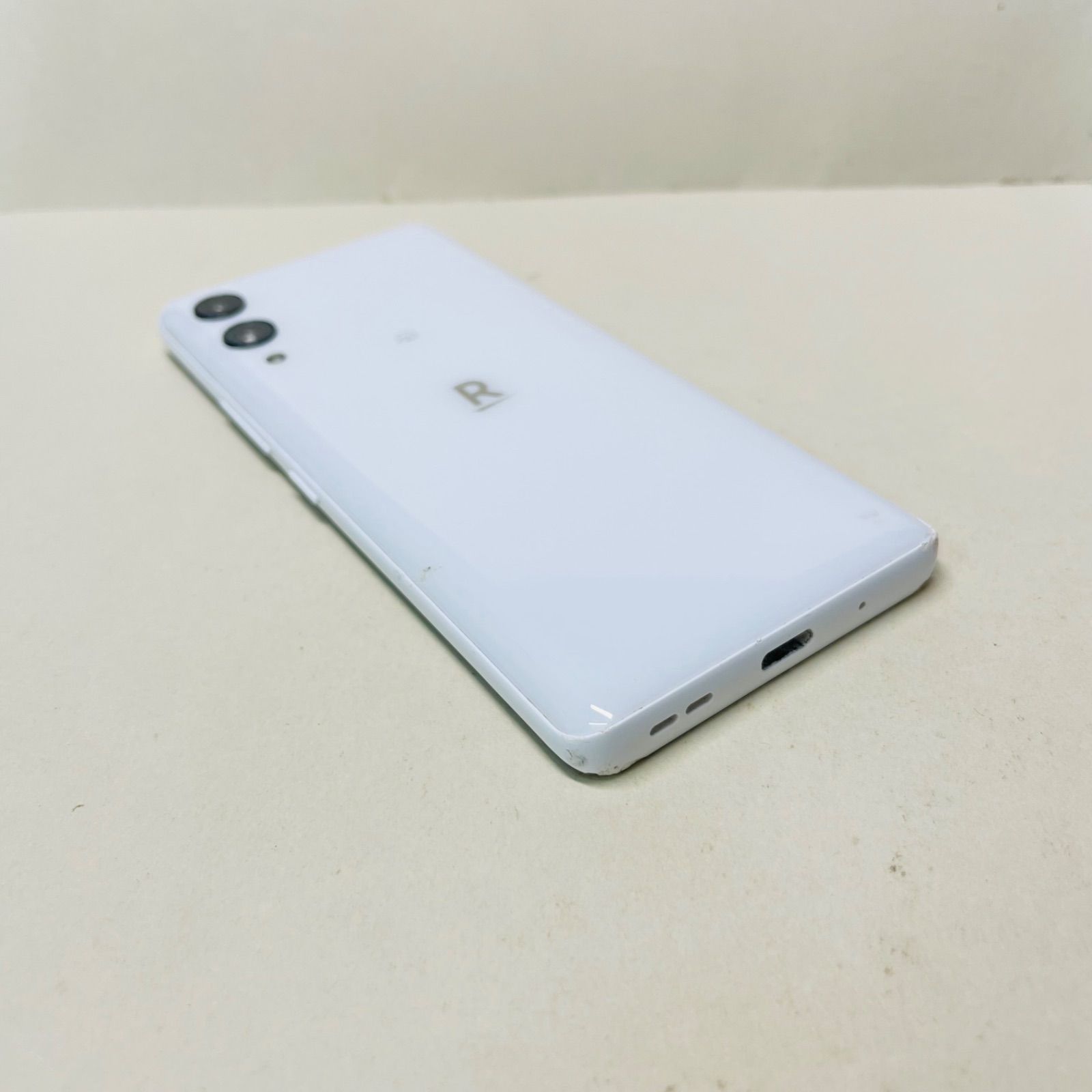 Rakuten Hand 5G 本体(ホワイト、モデルP780) P780 Rakuten Hand 5G 128GB SIMフリー 楽天版 中古 スマホ