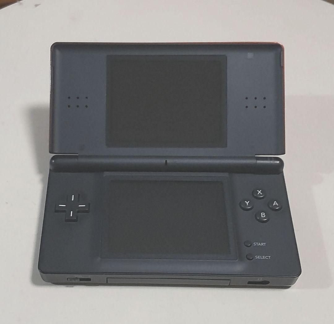 【中古品・外箱、充電器付】美品ニンテンドーDS LiteクリムゾンブラックA17 中古品・外箱、充電器付】美品ニンテンドーDS Liteクリムゾン