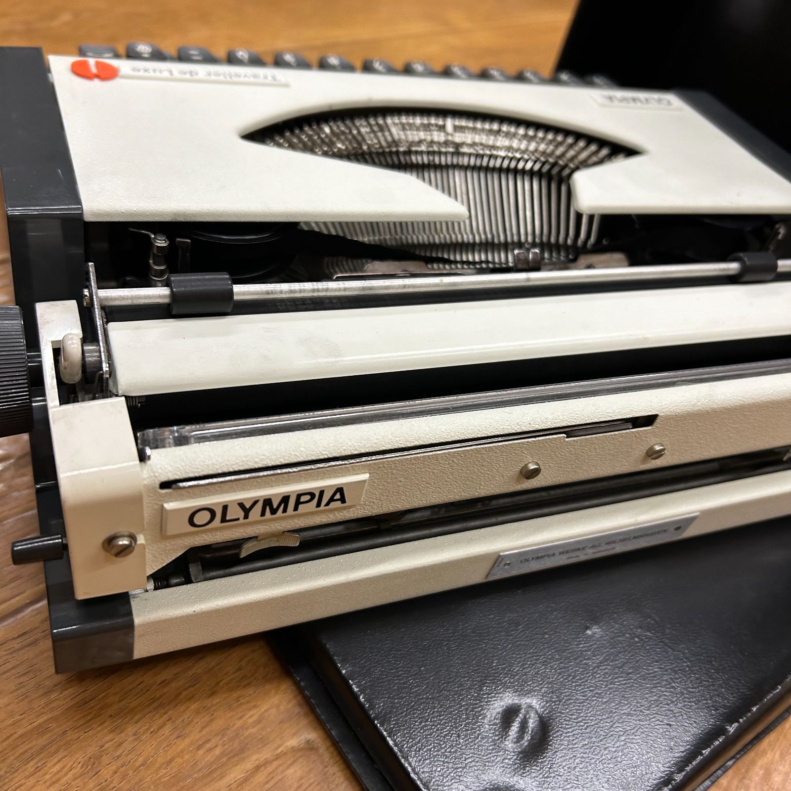 OLYMPIA Traveller de Luxe タイプライター ケース付き 美品