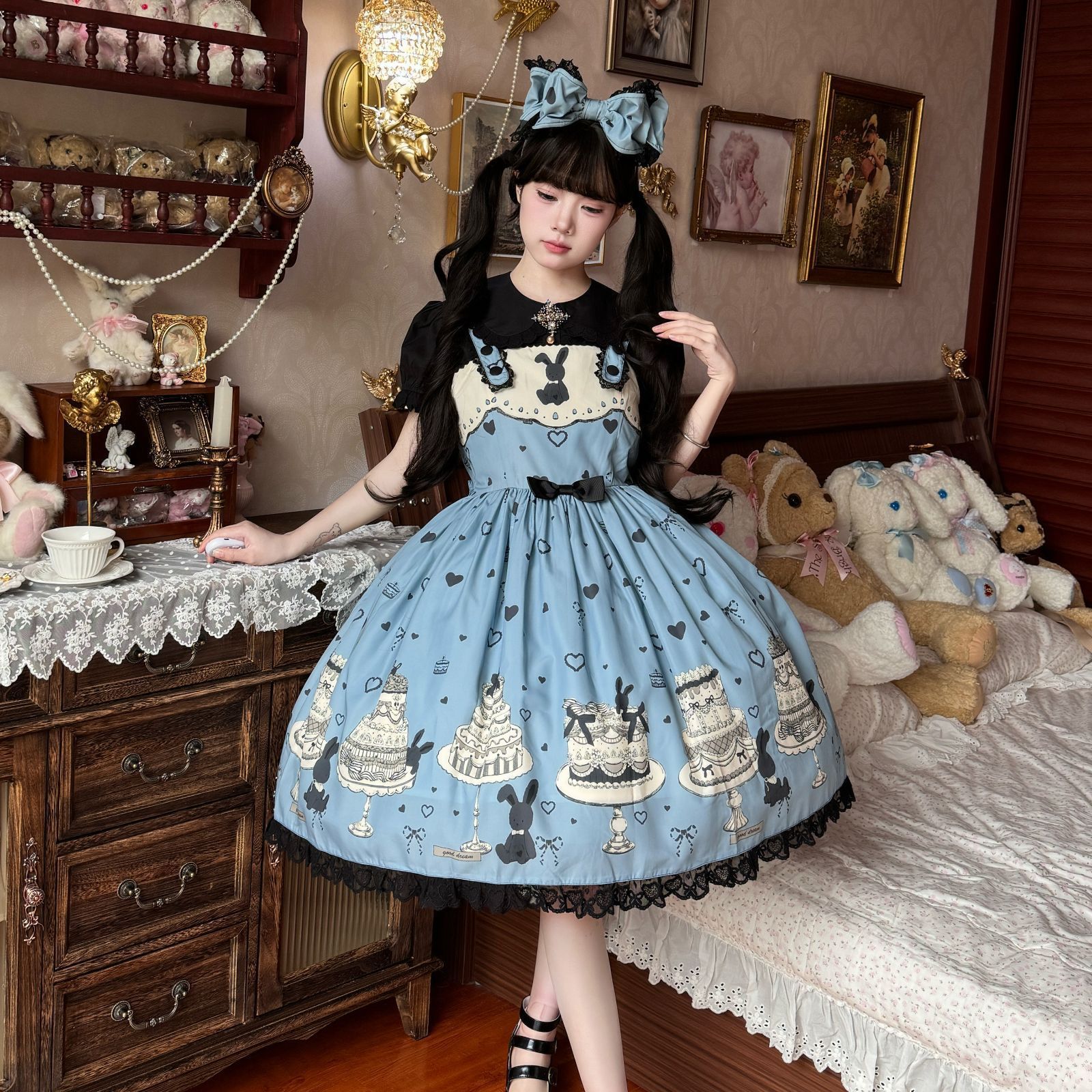 ゴスロリ ロリータ コスプレ衣装 ケーキうさぎ 甘ロリ風デザイン JSKドレス 高品質素材 撮影会 推し活 舞台演出 プレゼント用 ハロウィン仮装にも最適 3点セット ジャンパースカート＋ヘッドドレス＋リボンクリップ