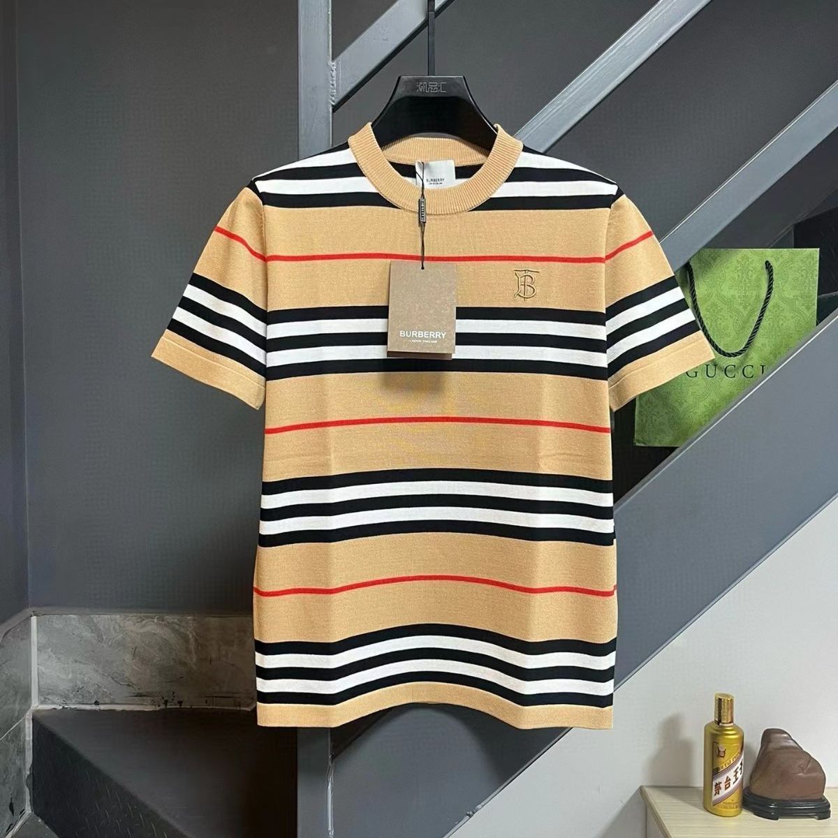 BURBERRY TBロゴ tシャツ ユニセックス【新品】