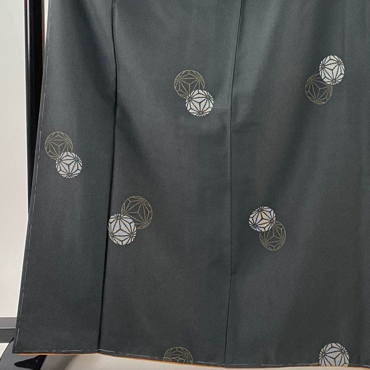 小紋 身丈166cm 裄丈68.5cm L 袷 手鞠 黒灰 化繊 美品 優品 【中古】