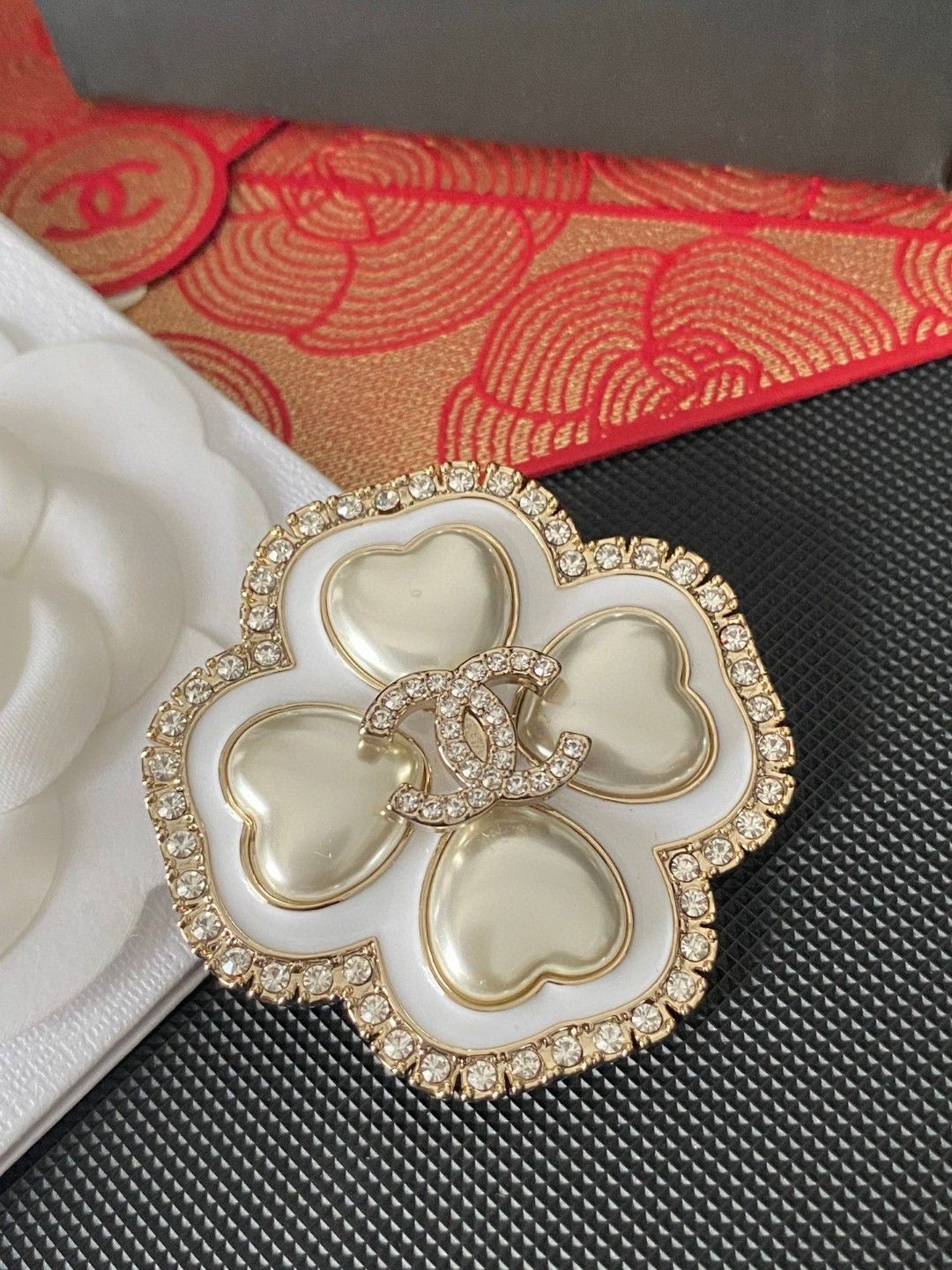 今日特価】CHANEL 新作 スモールブローチ（ブランド直送同期入荷