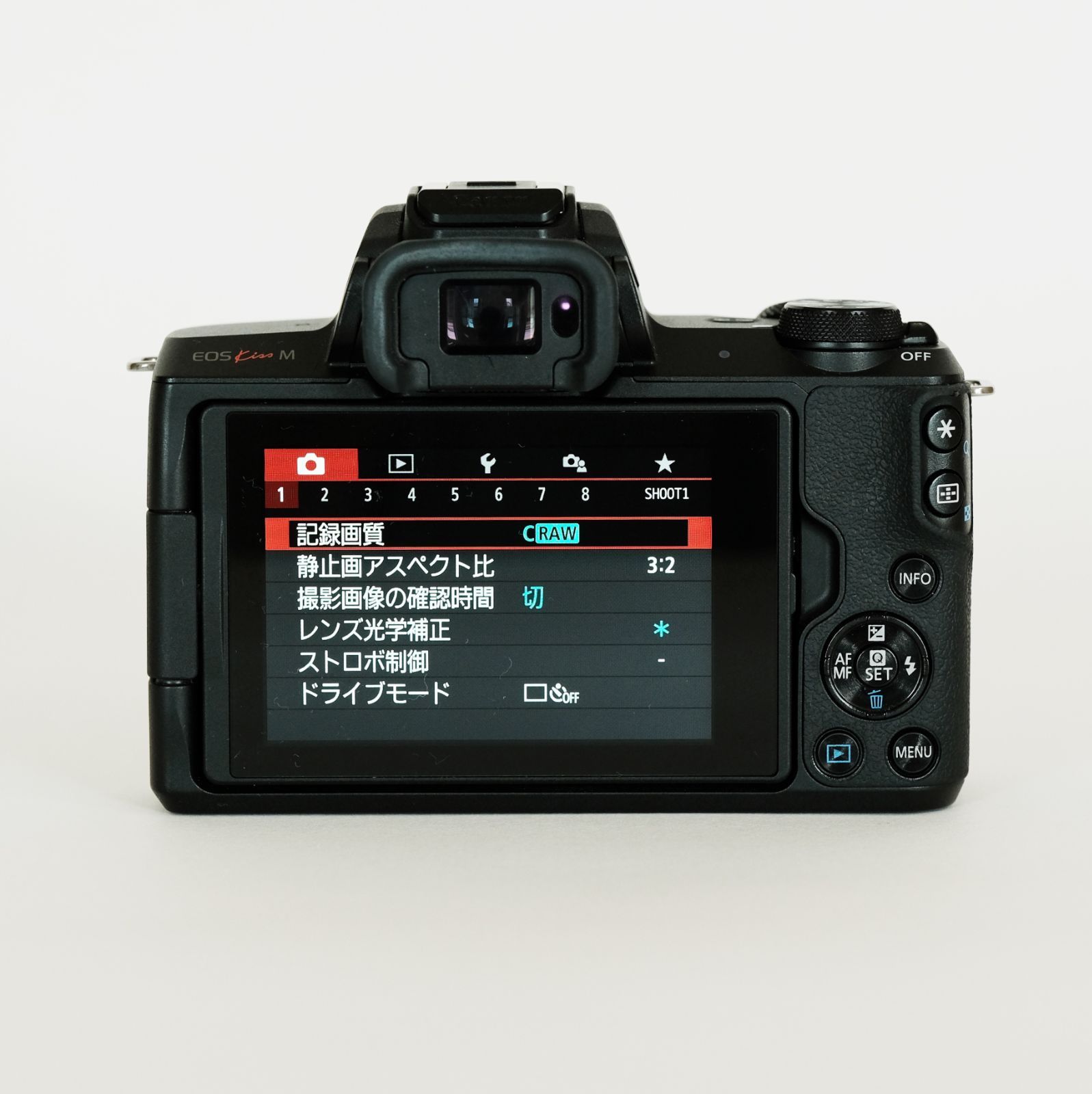 Canon EOS Kiss M ブラック ボディ / シャッター回数1万回以下 / RF