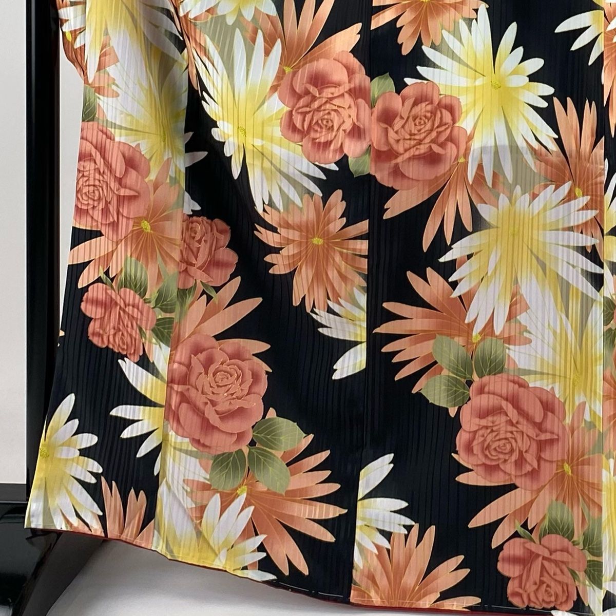 振袖 身丈165.5cm 裄丈67.5cm L 袷 洗える着物 薔薇 菊 金彩 黒