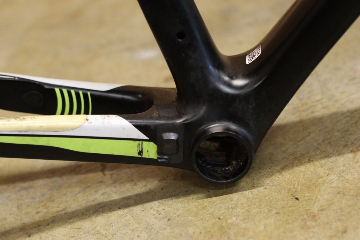 ican ac066 フルカーボン ロードバイク バラ完車 難あり 引取のみ バラ