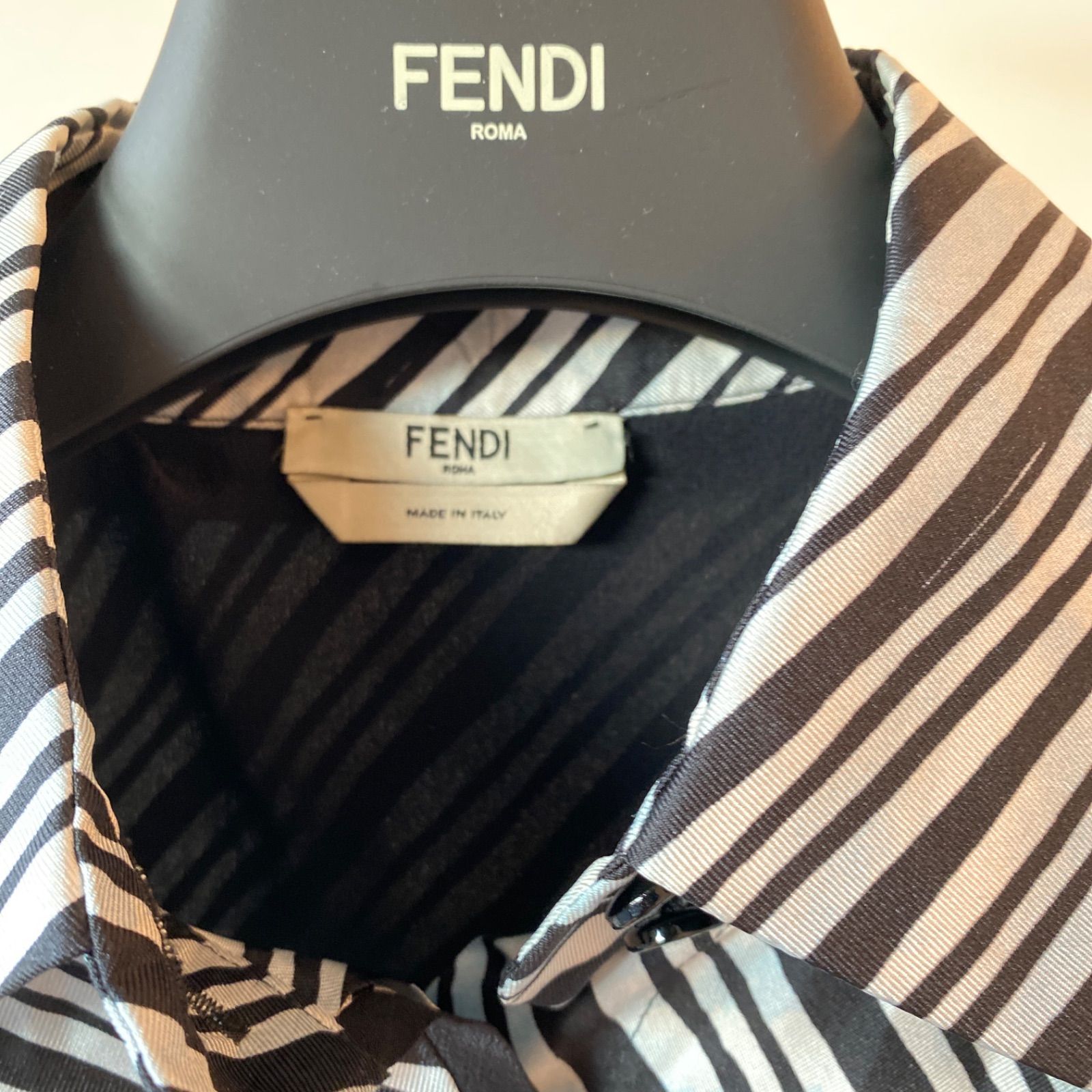 フェンディFENDI 2020 シルク100 ロゴ シャツワンピース 36 - メルカリ