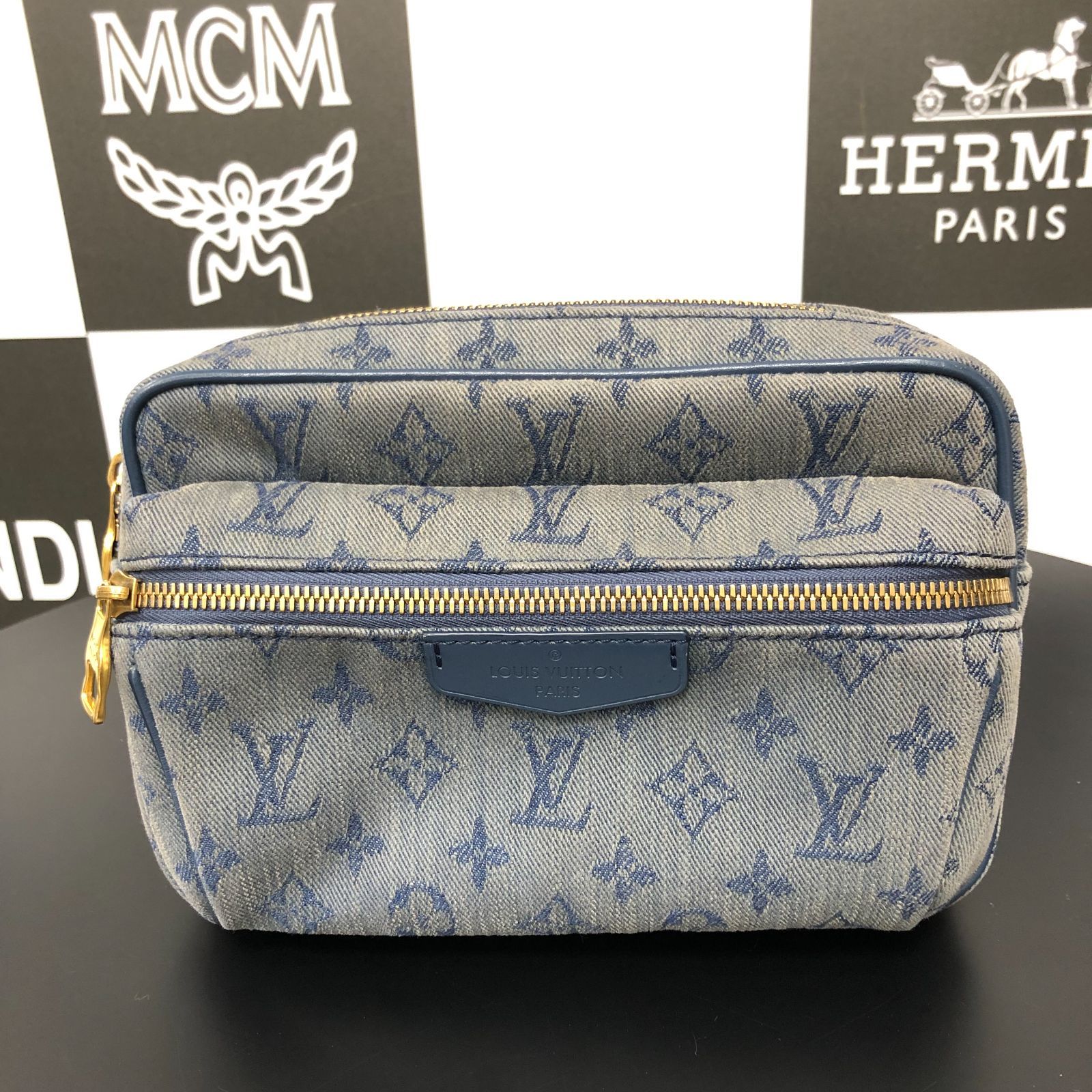 LOUIS VUITTON ルイ・ヴィトン M44741 バムバッグ アウトドア ボディ 