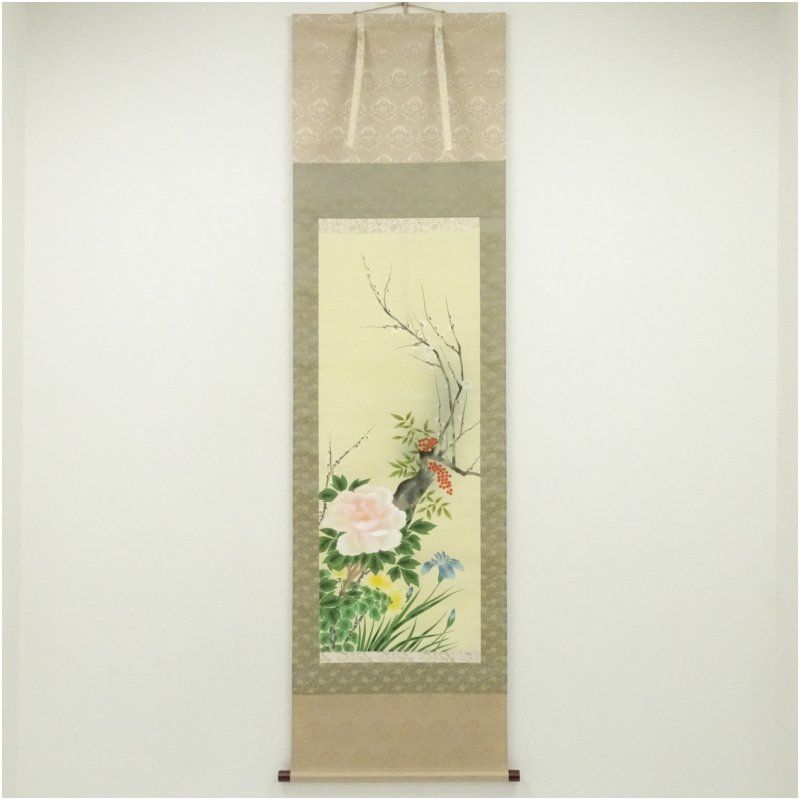 掛け軸 草風 『 四季花 』 絹本 希少 軸装 茶道具 掛軸 美品 です。 白樹筆 四季草花 肉筆絹本掛軸（共箱） 掛け軸 床の間 書