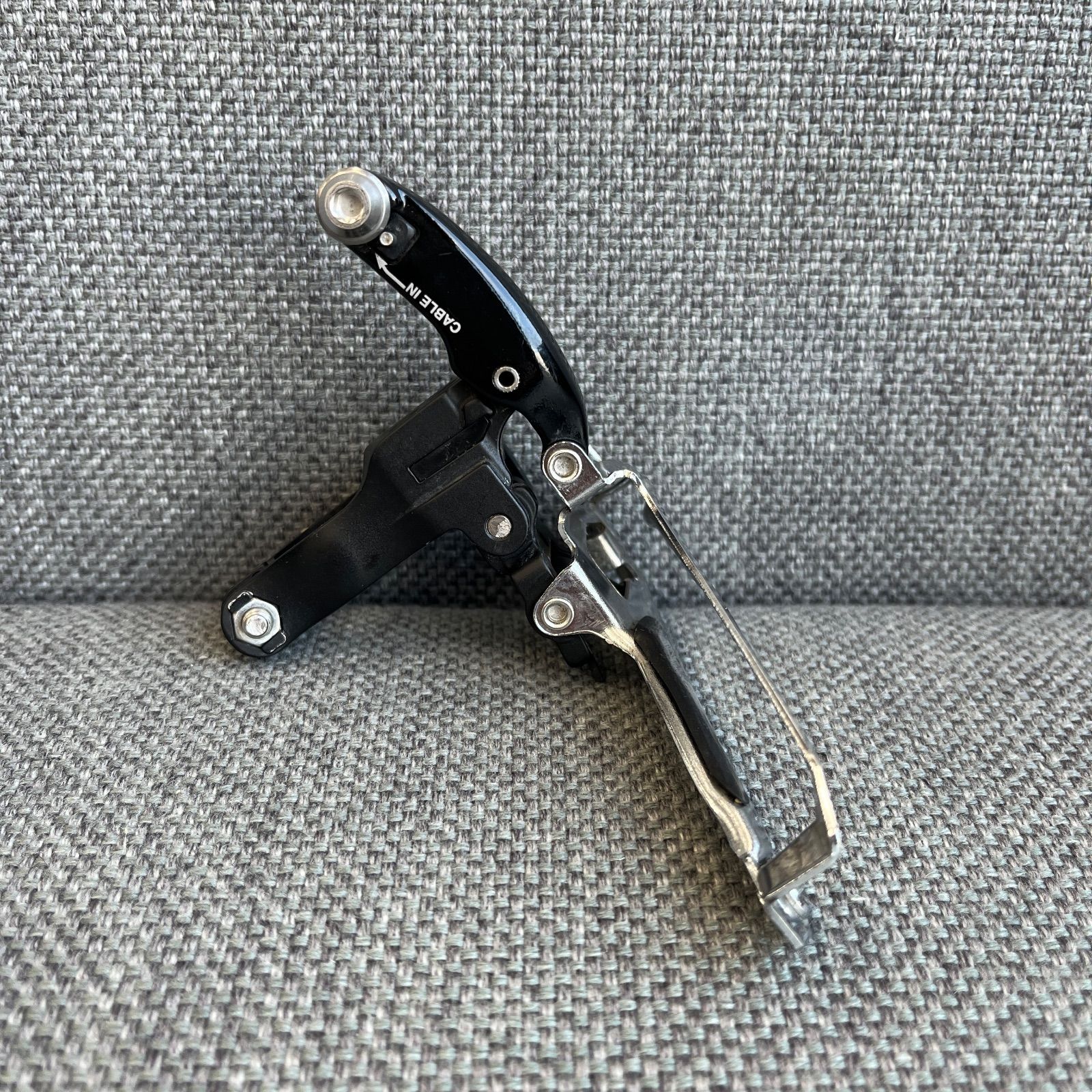 SHIMANO シマノ 105 バンド付 フロントディレイラー 2×11速