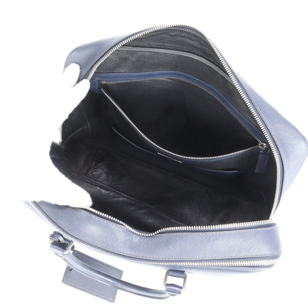 美品 プラダ ビジネスバッグ サフィアーノレザー 三角タグ A4 ハンド 灰色 美品 プラダ ビジネスバッグ サフィアーノレザー 三角タグ A4