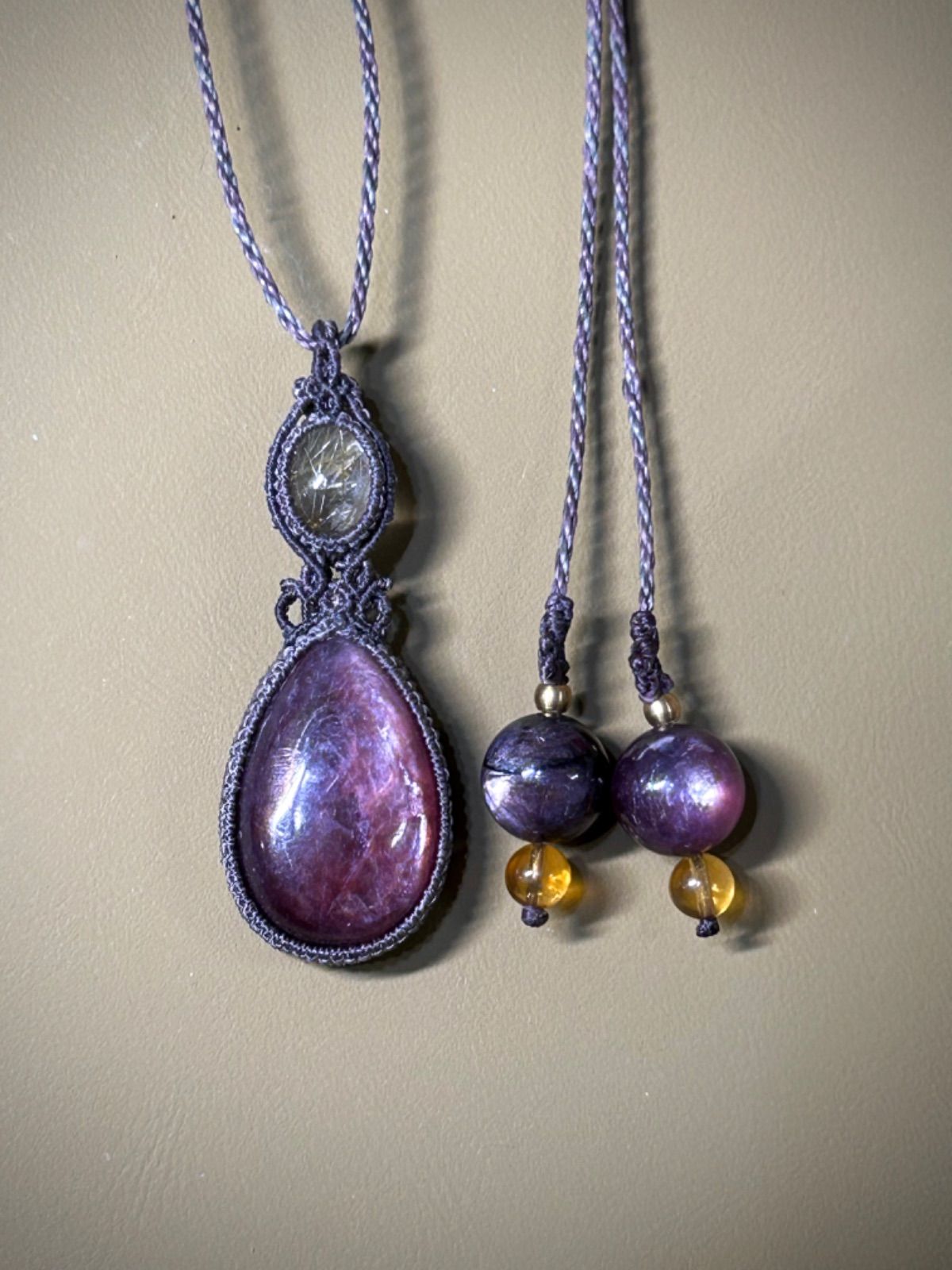 レピドライトと4種類の天然石のマクラメネックレス レピドライトの