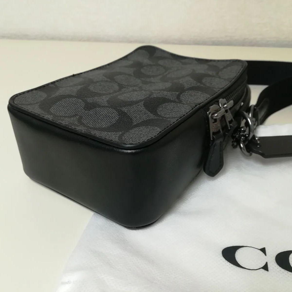 COACH 袋付き ブラックレザー ショルダーバッグ COACH ブラックレザー