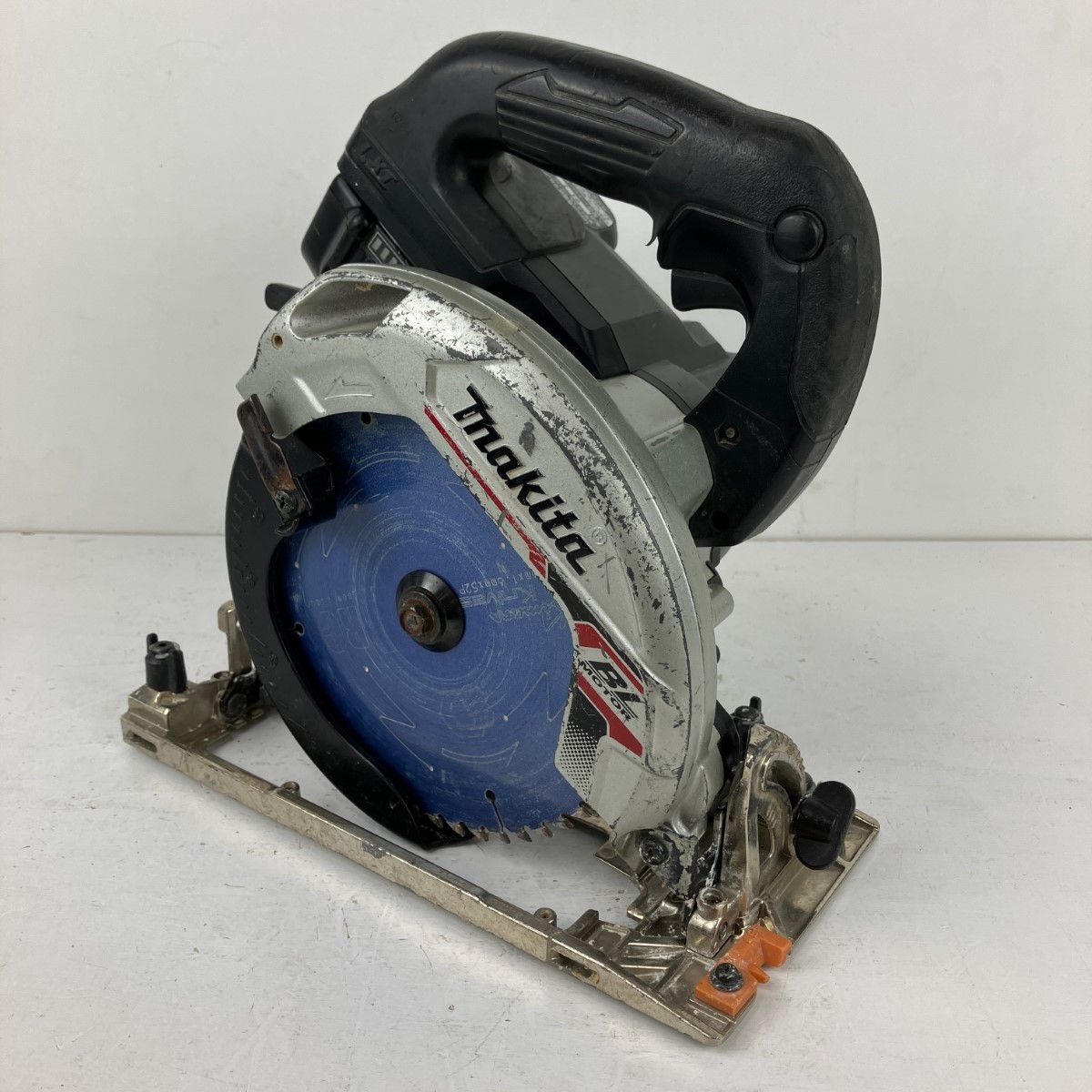 ЗЗMAKITA マキタ 18v 165mm 充電式丸のこ バッテリーx1付 HS631D ブラック