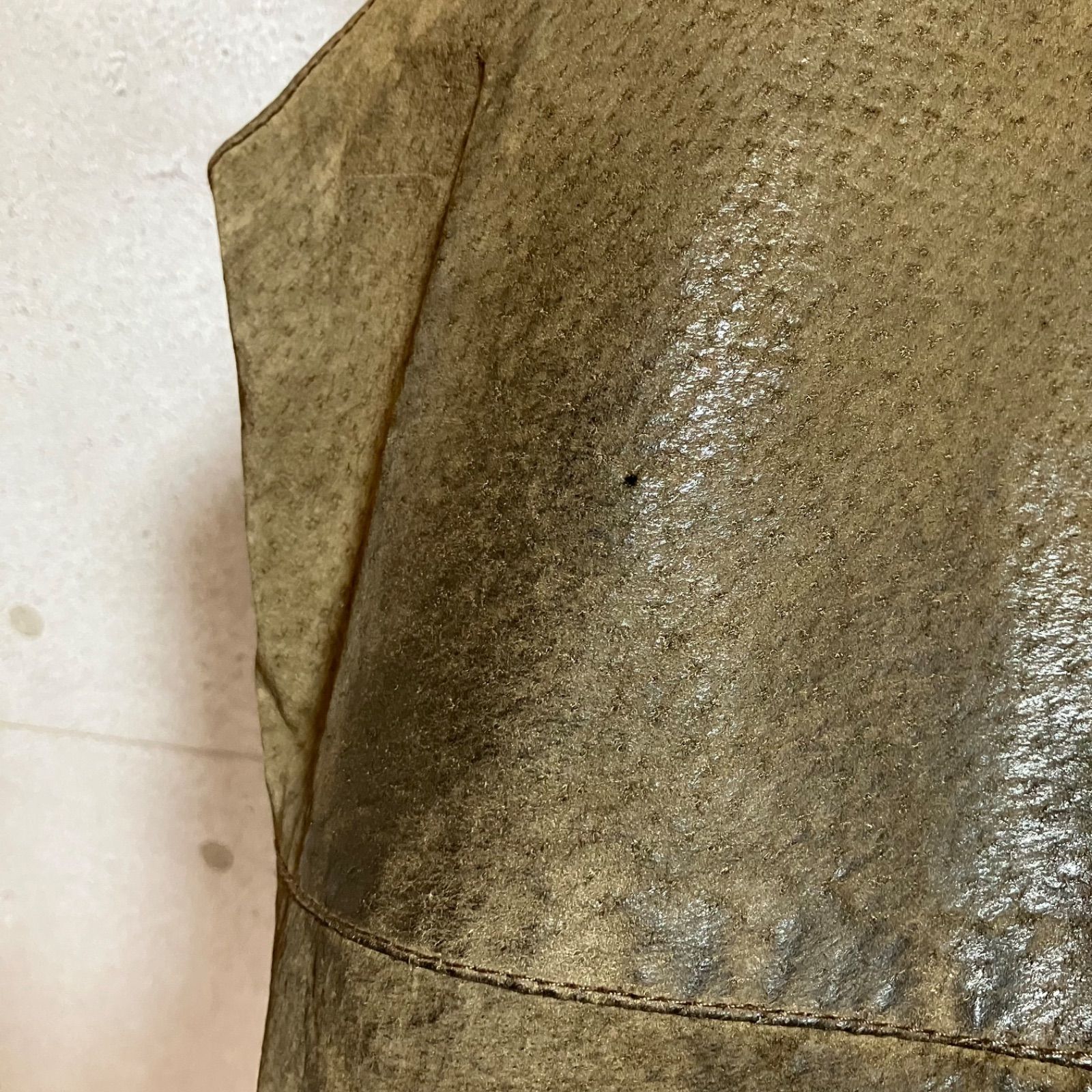 【新品未使用タグ付き 本革】TURKYBEAR ピッグレザーベスト カジュアル 豚革 サイズL 訳有り 1026m XLTURKY BEAR　レザーベスト　バイカーベスト　豚革 ピッグレザー