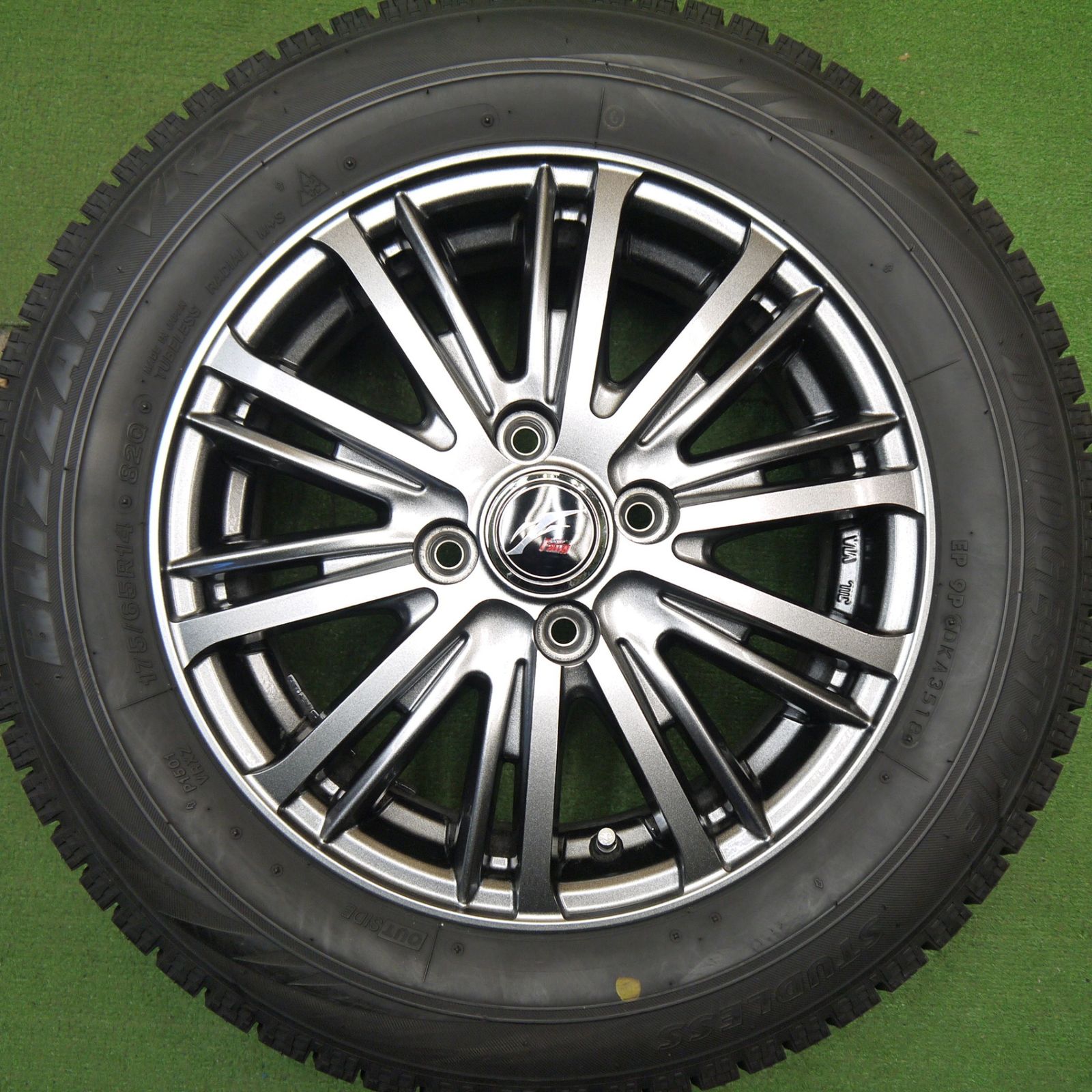 キレイ☆ほぼ10分！スタッドレス 175/65R14 トーヨー ガリット G5 GMach☆