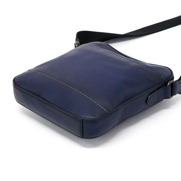 コーチ COACH クロスボディ ショルダーバッグ メッセンジャー PVCレザー シグネチャー ブラウン 70339 未使用美品 コーチ／ショルダーバッグ／メッセンジャー／シグネチャー／ストライプ