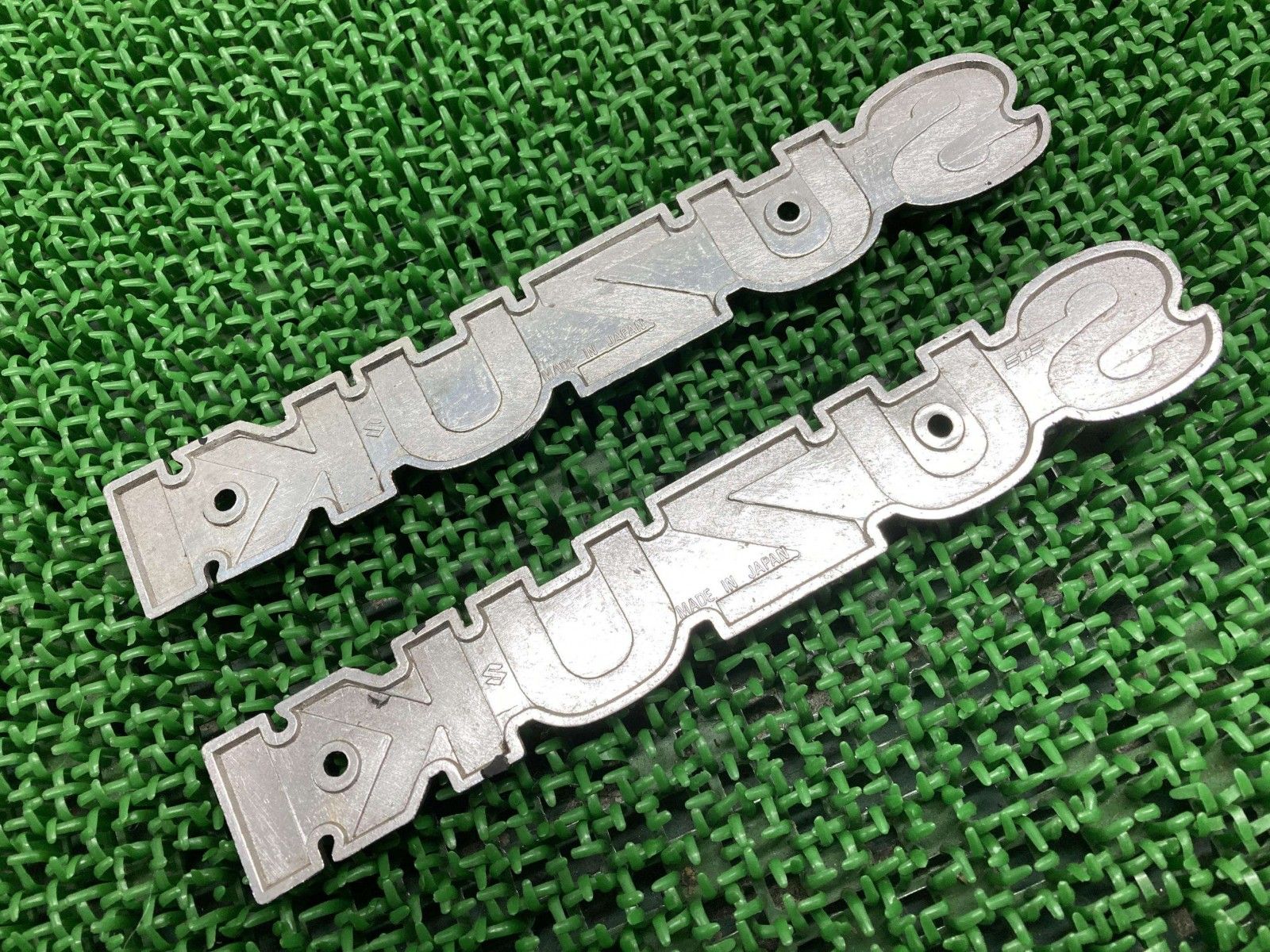 GSX250E GSX400E タンクエンブレム スズキ 純正 中古 バイク 部品 ザリ