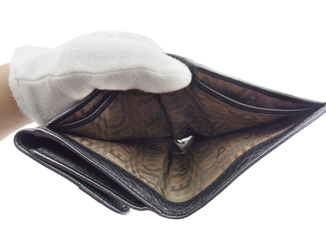 【超メルカリ市★最大30％OFFセール中】サルヴァトーレフェラガモ Salvatore Ferragamo 二つ折り財布 NERO レディース 