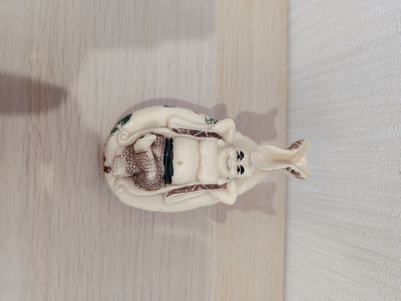 根付 七福神 根付(netsuke) 扇形の七福神の絵柄の根付 江戸時代 Yahoo