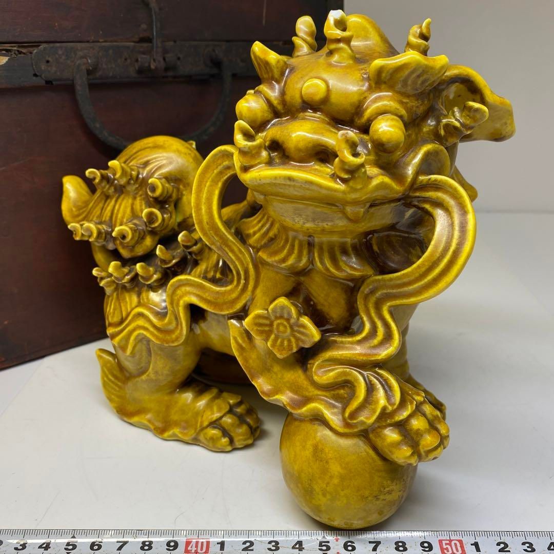 中国清時代 黄釉玉獅子置物 木 横幅約23㎝ 東Y6-0723 トヒトエ