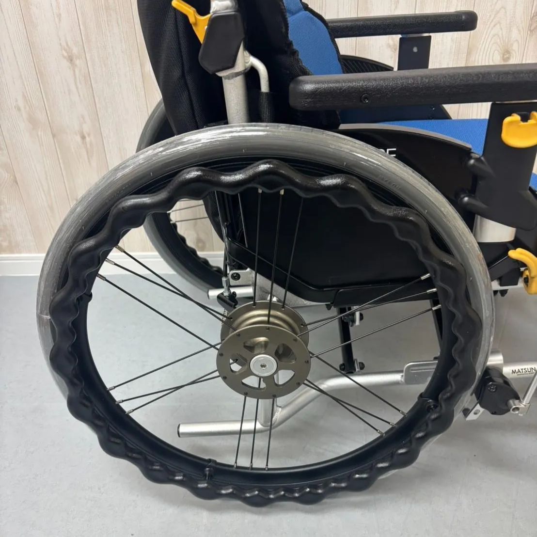 介助式車椅子