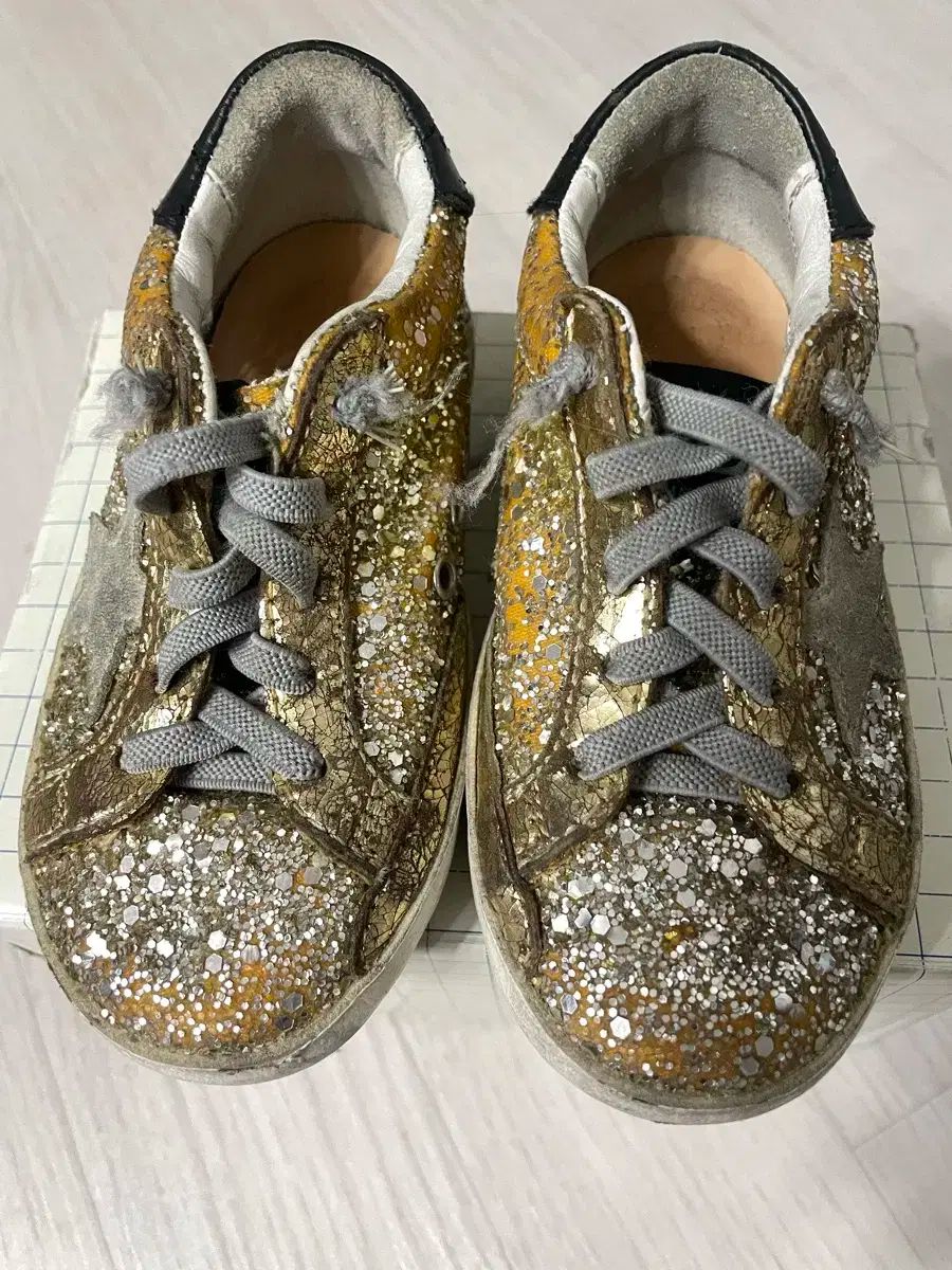 GOLDEN GOOSE ゴールデングース 24サイズ