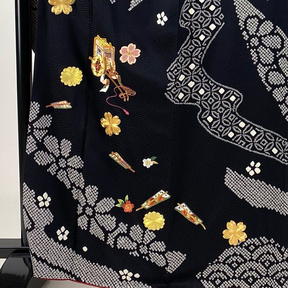 振袖 身丈165.5cm 裄丈70cm L 袷 御所車 桜 絞り 刺繍 黒 正絹