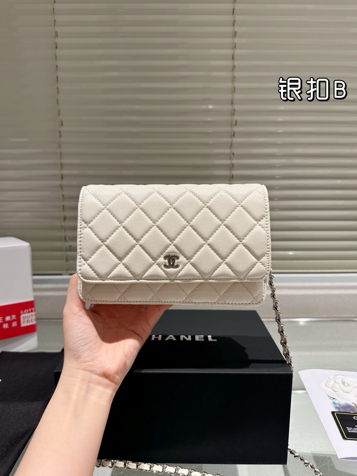◆大人気ホワイトカラー◆シャネル 19 ウォレットオンチェーン ◇大人気ホワイトカラー◇シャネル 19 ウォレットオンチェーン