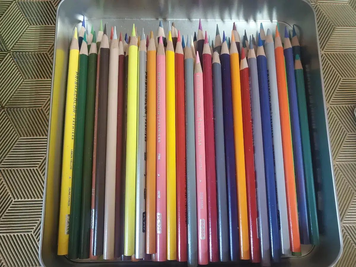 PRISMACOLOR Premier 油性色鉛筆 72色セット Amazon | サンフォード